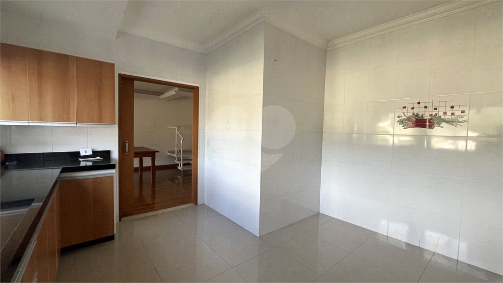 Sobrado à venda com 3 suítes em Jardim Maristela, Atibaia, SP