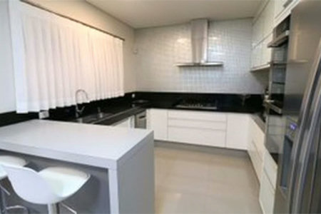 Sobrado à venda com 4 quartos, sendo 3 suítes, em Paraíso do Morumbi, São Paulo, SP