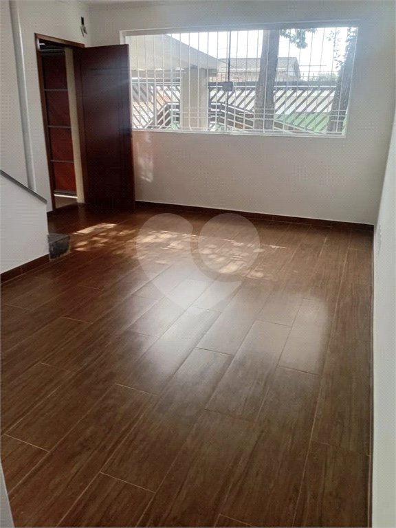 Sobrado à venda com 3 quartos, sendo 2 suítes,  em Vila Homero Thon, Santo André, SP