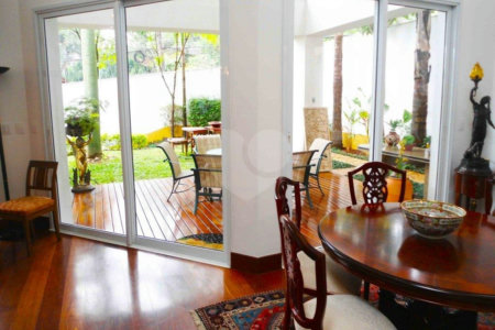 Casa à venda com 4 suítes no condomínio Vila Alba, São Paulo - SP
