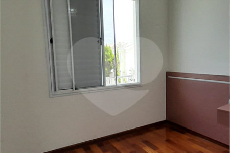 Casa à venda com 3 quartos, sendo 1 suíte, no condomínio Residencial Jardins, São Bernardo do Campo - SP