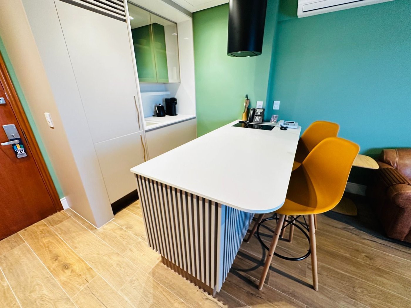 Flat com 1 dormitório para alugar, 43 m² por R$ 7.500,00/mês - Boqueirão - Santos/SP