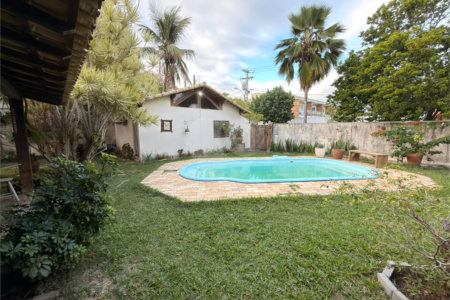 Casa à venda com 3 suítes em Portinho, Cabo Frio, RJ