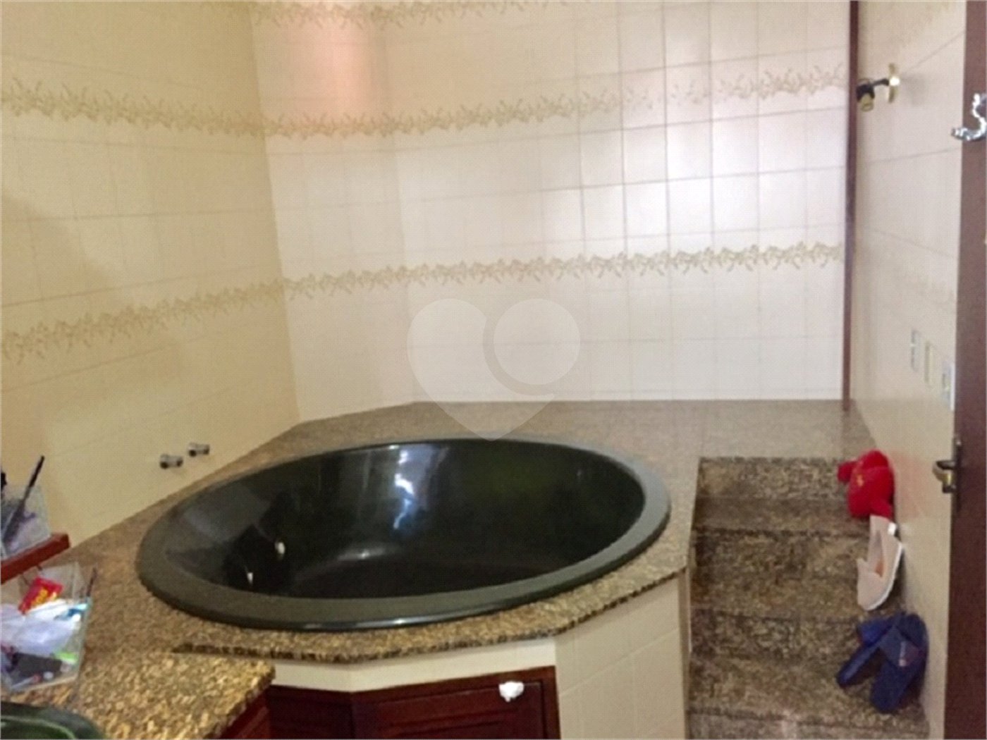 Sobrado à venda com 5 quartos, sendo 2 suítes,  em Tremembé, São Paulo, SP