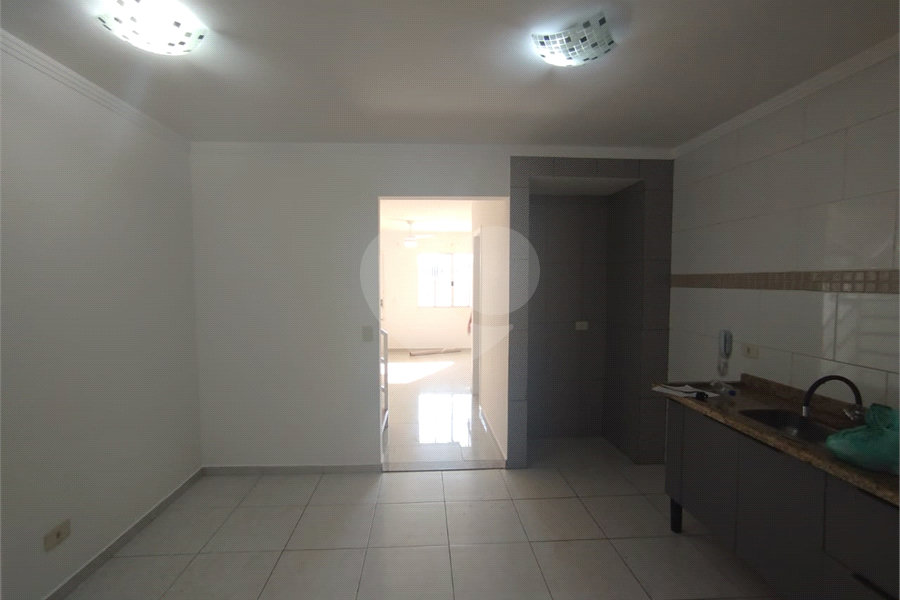Casa à venda com 2 quartos no condomínio Vila Ajoá, Caieiras - SP
