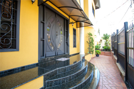 Sobrado à venda com 5 quartos, sendo 3 suítes, no Centro, São Roque, SP