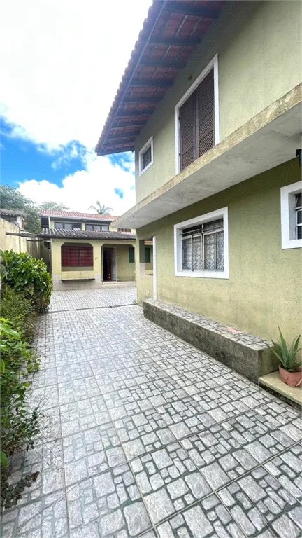 Sobrado à venda com 5 quartos em Pununduva, Cotia, SP