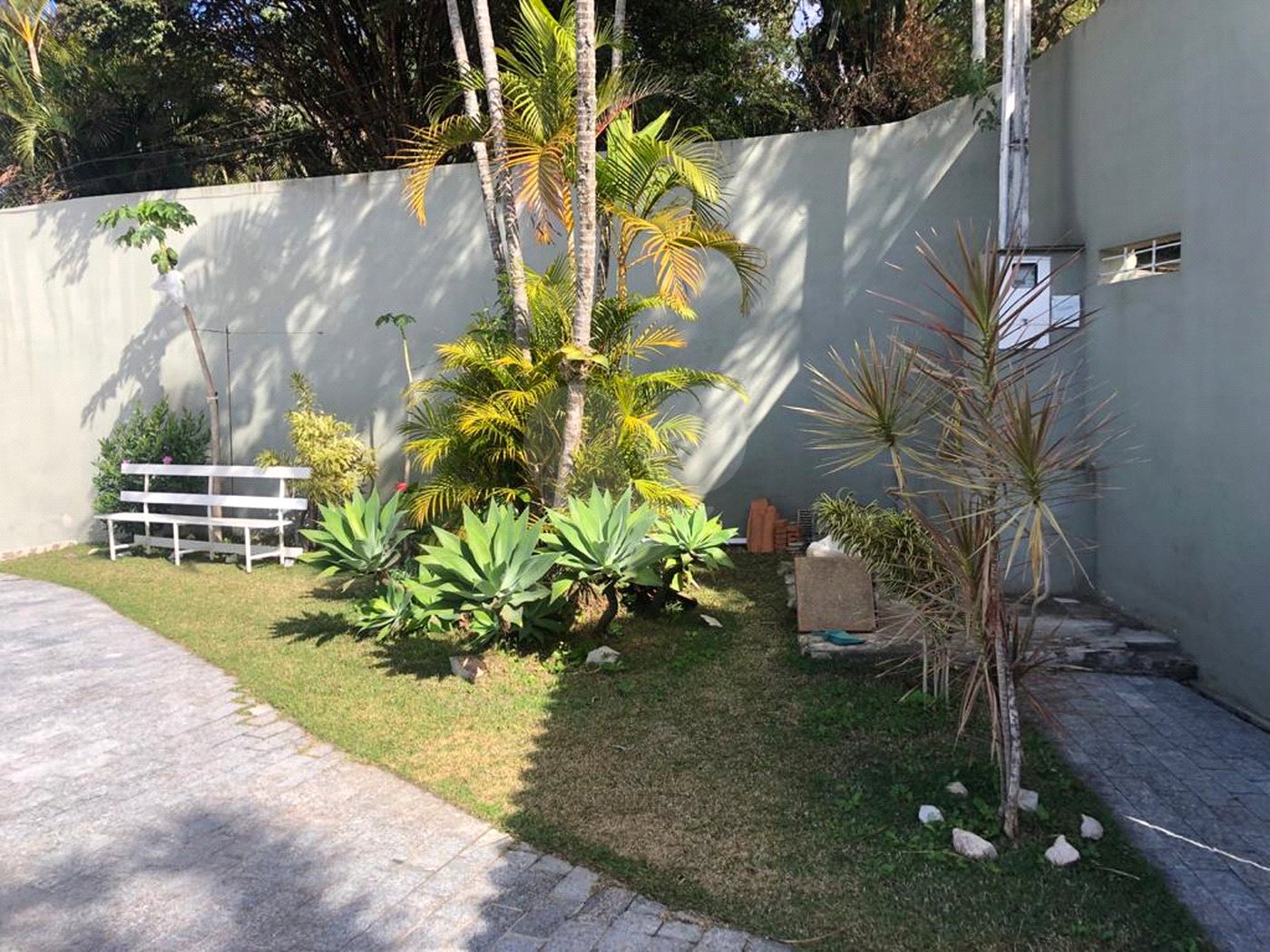 Casa à venda com 3 quartos, sendo 2 suítes,  em Jardim do Lago, Atibaia, SP