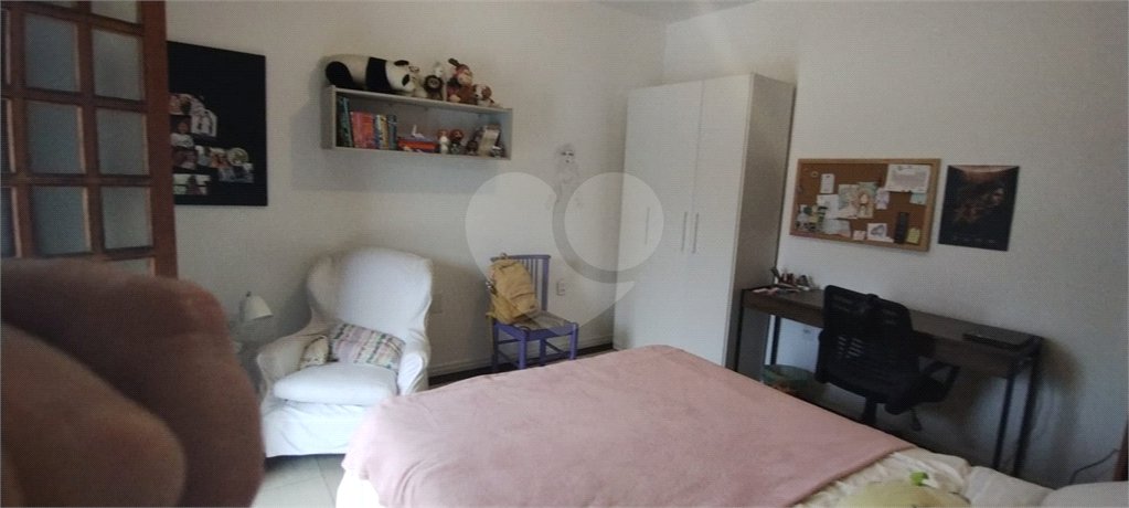 Casa à venda com 4 quartos, sendo 1 suíte, em Jardim Guadalajara, Sorocaba, SP