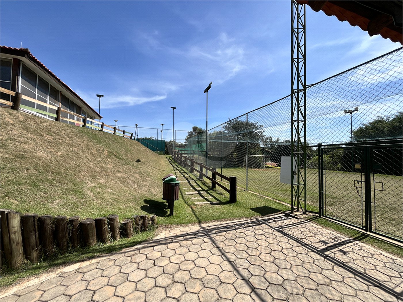 Casa à venda com 3 suítes no condomínio Village Ipanema 1, Araçoiaba da Serra - SP