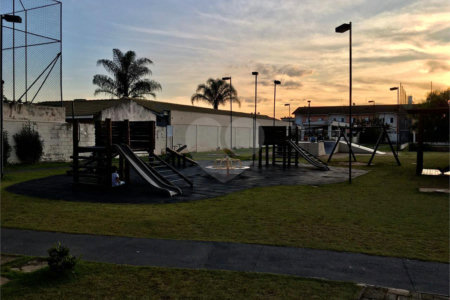 Apartamento à venda com 3 quartos, sendo 1 suíte, em Conjunto Residencial Irai, Suzano, SP