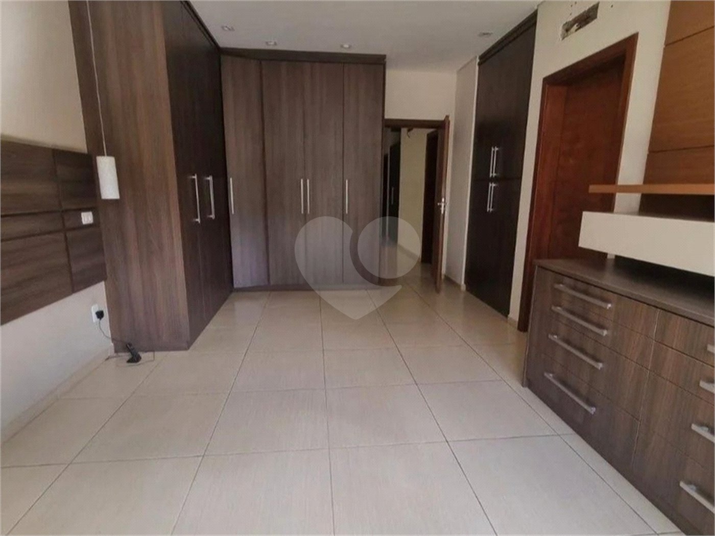 Casa à venda com 4 suítes no condomínio Mont Blanc, Sorocaba - SP