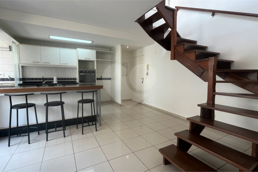 Cobertura à venda com 3 quartos, sendo 2 suítes,  em Lapa, São Paulo, SP