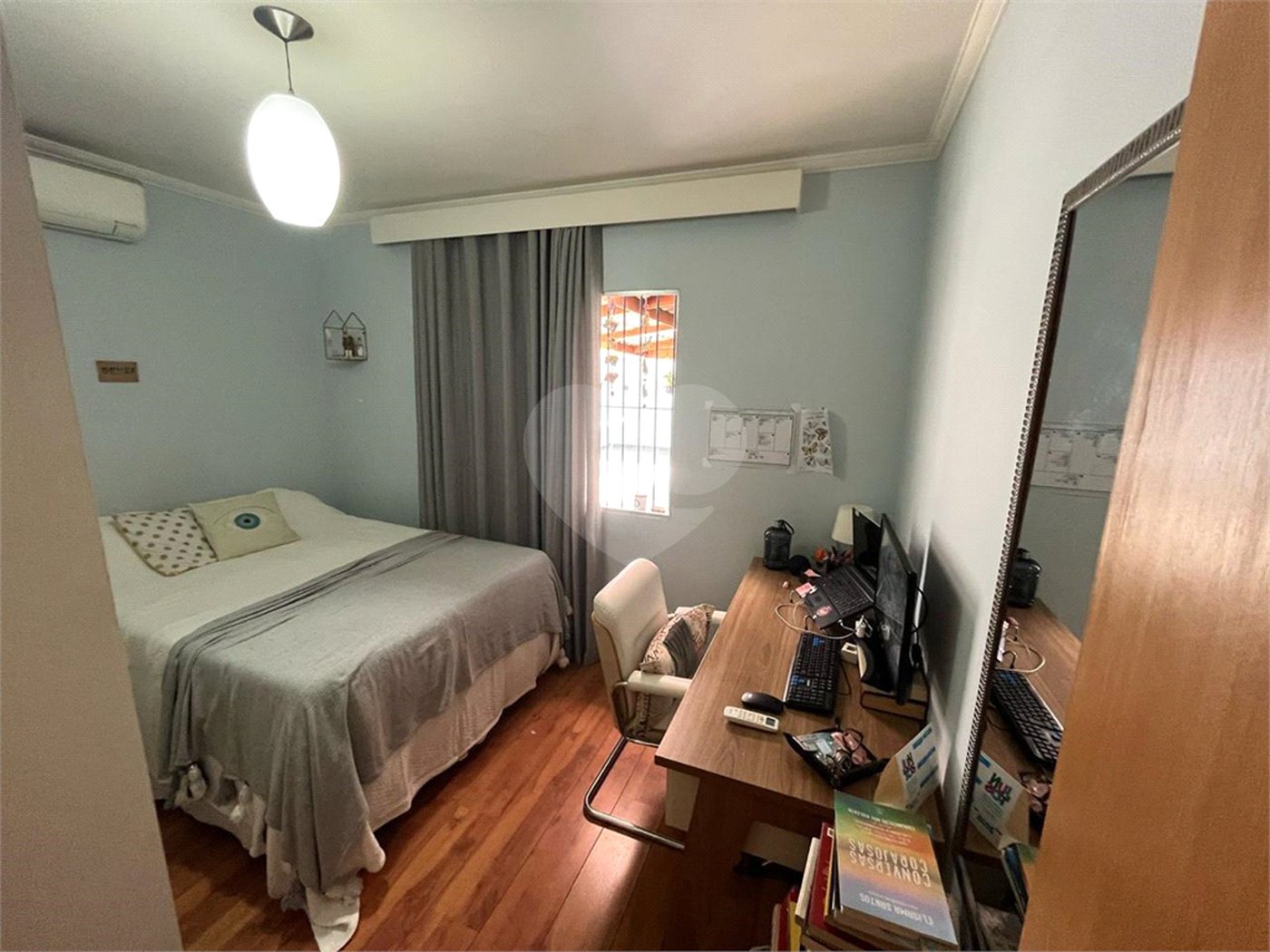 Casa à venda com 3 quartos, sendo 1 suíte,  em Jardim Casablanca, São Paulo, SP