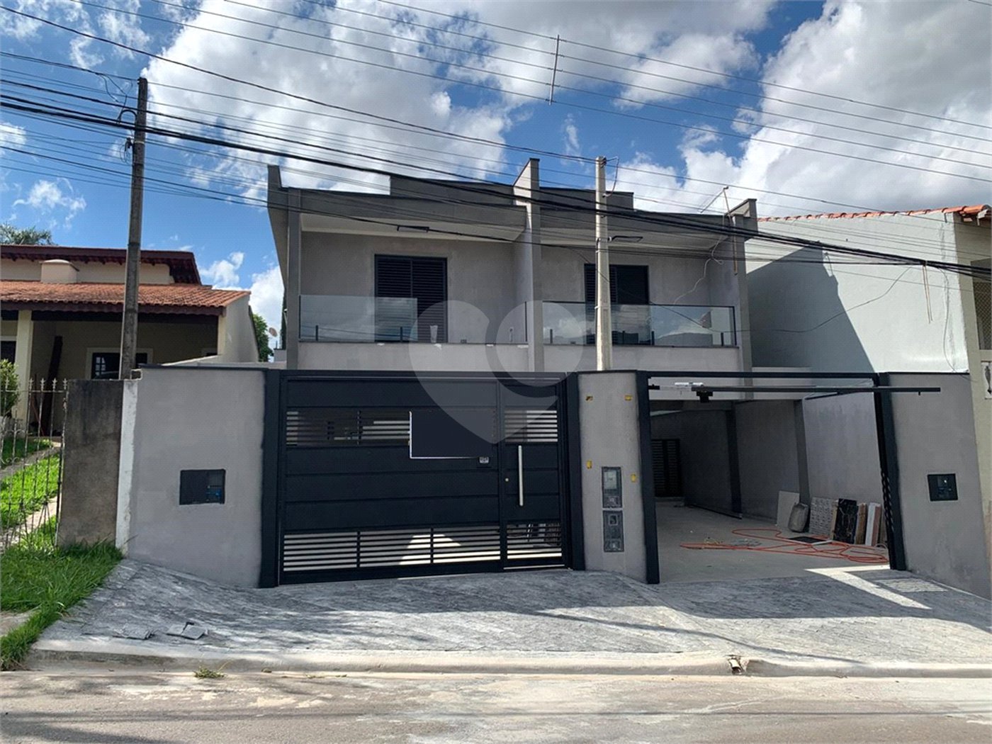 Sobrado à venda com 3 suítes em Jardim Maristela, Atibaia, SP