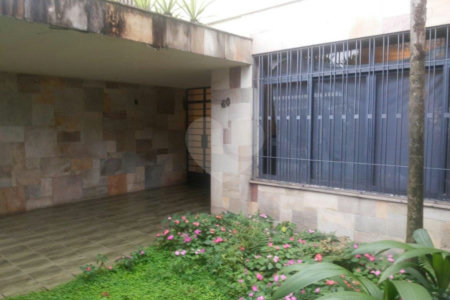 Sobrado à venda com 3 quartos, sendo 1 suíte,  em Granja Julieta, São Paulo, SP