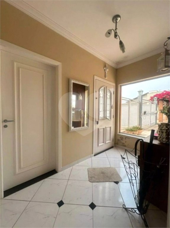 Casa à venda com 3 quartos, sendo 1 suíte, no condomínio Residencial Delle Stelle, Louveira - SP