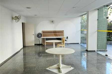 Apartamento à venda com 3 quartos, sendo 1 suíte,  em Itaim Bibi, São Paulo, SP