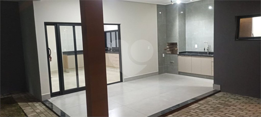 Casa à venda com 3 quartos, sendo 1 suíte, no condomínio Lagos D´icaraí, Salto - SP