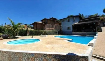 Chácara à venda com 3 quartos, sendo 2 suítes,  em Santa Cândida, Vinhedo, SP