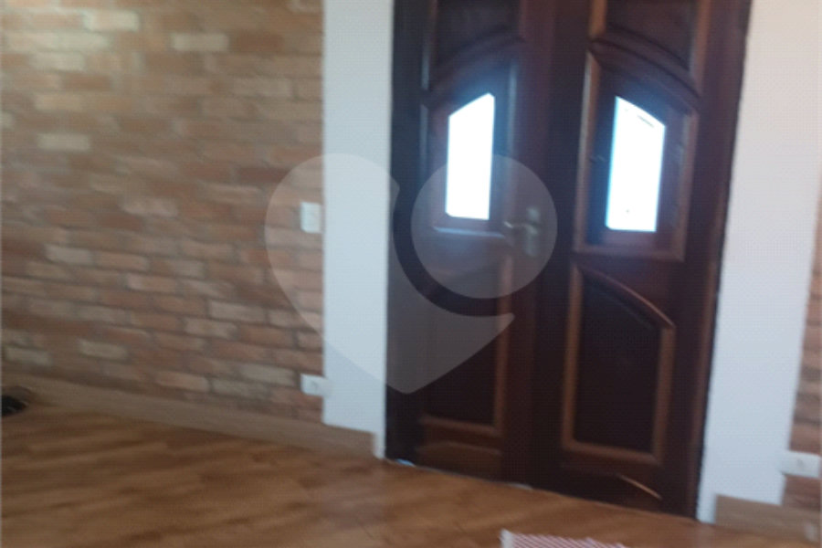 Casa à venda ou para alugar com 3 quartos, sendo 1 suíte, no condomínio Parque Suiça, Caieiras - SP