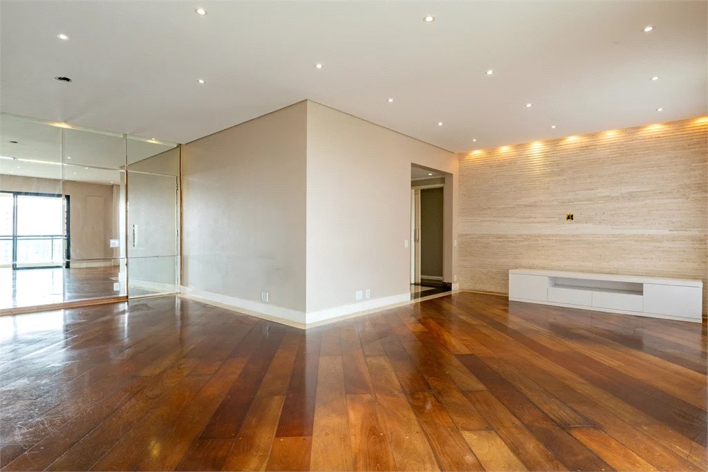 Apartamento à venda com 4 quartos, sendo 3 suítes, em Vila Suzana, São Paulo, SP