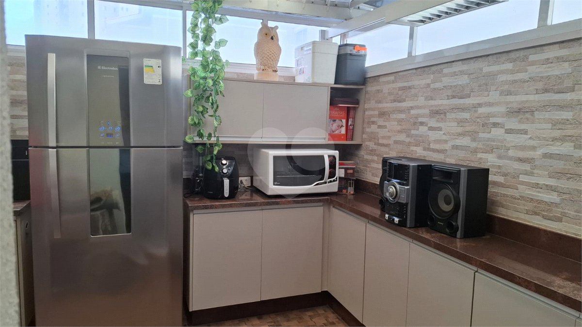 Casa à venda com 3 suítes no condomínio Villa das Flores, Mogi das Cruzes - SP