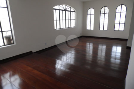 Casa à venda com 5 quartos, sendo 3 suítes, em Vila São Francisco, São Paulo, SP