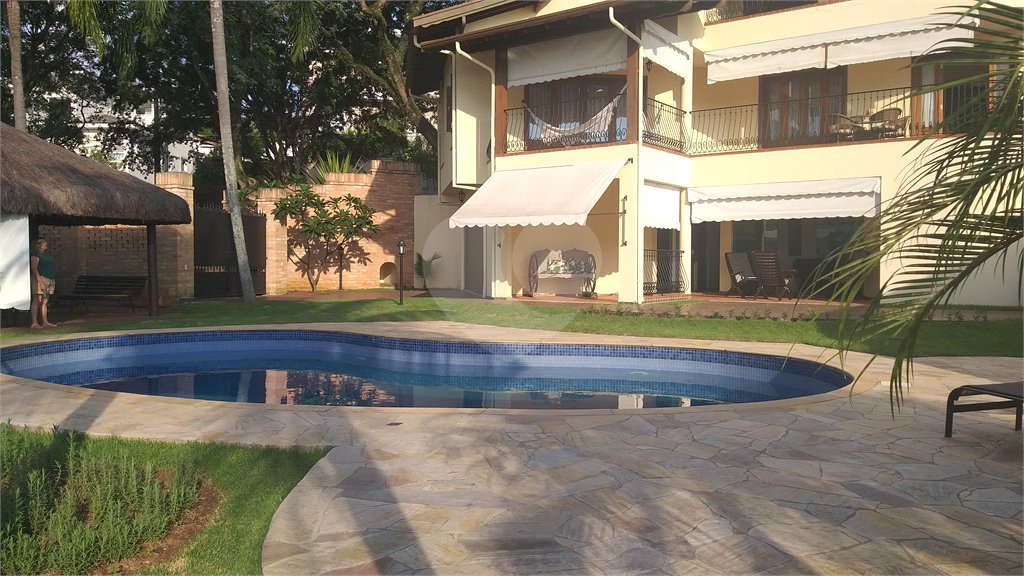 Casa à venda com 5 quartos, sendo 2 suítes, no condomínio Vinhas da Vista Alegre - Lado Sede, Vinhedo - SP