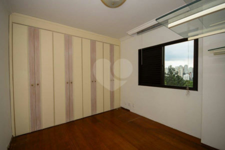 Apartamento à venda com 4 quartos, sendo 2 suítes, em Paraíso do Morumbi, São Paulo, SP