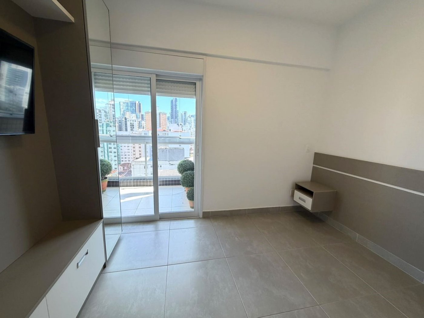 Apartamento com 2 dormitórios à venda, 72 m² por R$ 1.350.000,00 - Gonzaga - Santos/SP