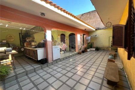 Casa à venda com 4 quartos, sendo 2 suítes, em Vila Rosália, Guarulhos, SP