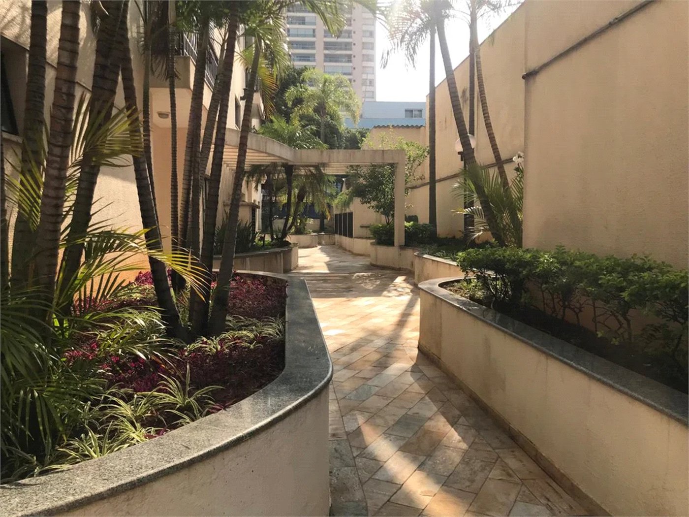 Apartamento à venda com 3 quartos, sendo 1 suíte,  em Vila Romana, São Paulo, SP