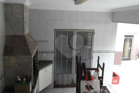 Casa à venda com 4 quartos, sendo 1 suíte, em Vila Santa Terezinha, Várzea Paulista, SP