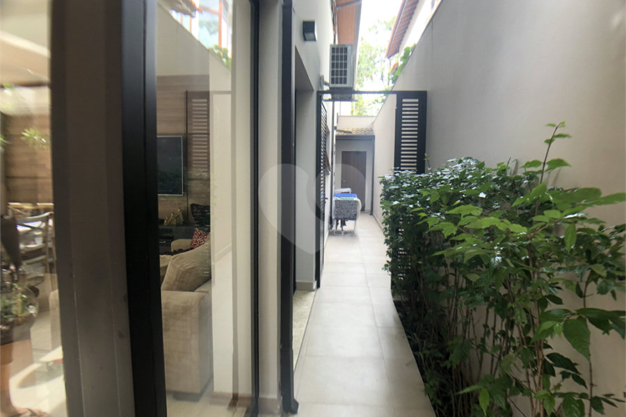 Casa à venda com 4 suítes no condomínio Residencial Floresta, São Paulo - SP