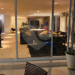 Casa à venda com 4 suítes no condomínio Villaggio Houda, São Paulo - SP