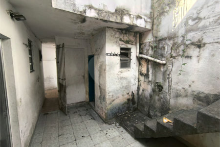 Casa à venda ou para alugar com 5 quartos, sendo 1 suíte,  em Parque Independência, São Paulo, SP