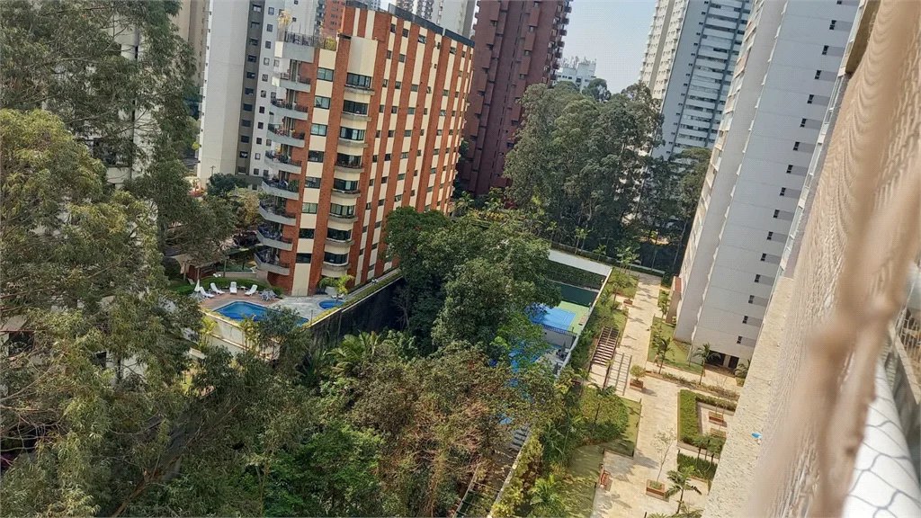 Apartamento à venda com 4 suítes em Vila Suzana, São Paulo, SP