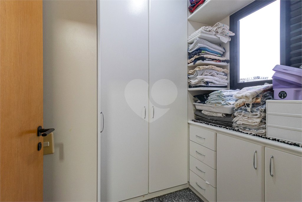 Apartamento à venda com 3 suítes em Vila Regente Feijó, São Paulo, SP