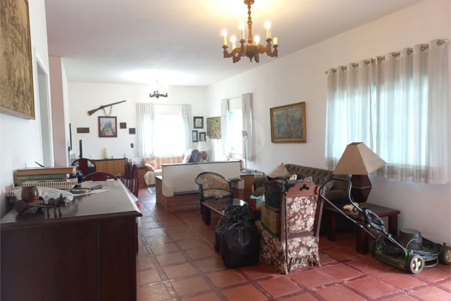 Casa à venda com 4 quartos, sendo 2 suítes, no condomínio Residencial Ypeville, Mairiporã - SP
