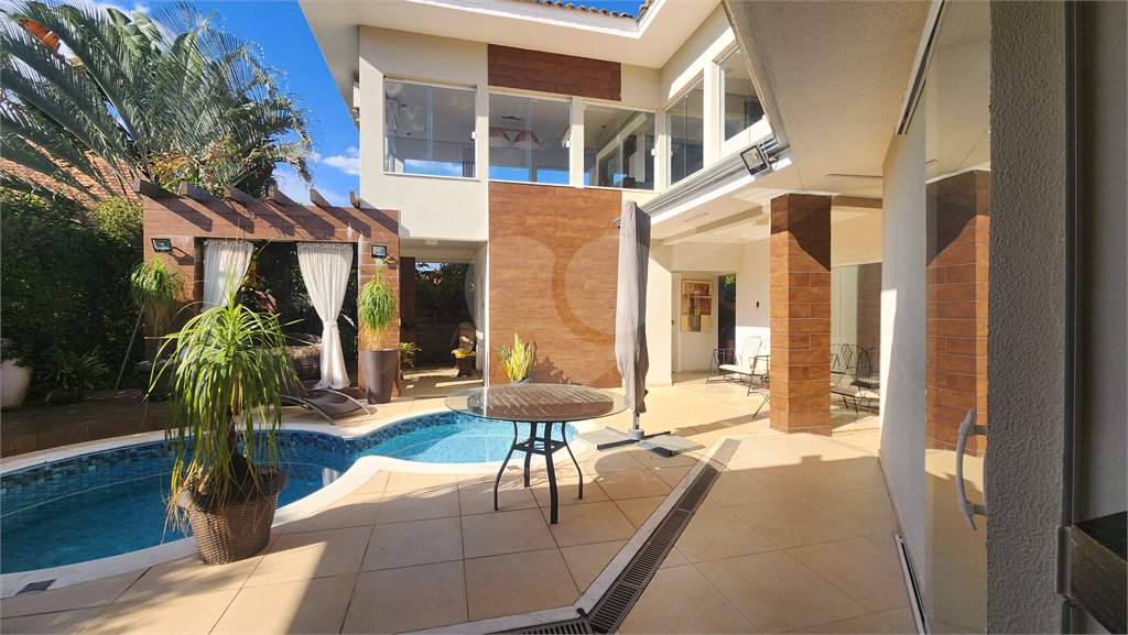 Casa à venda com 3 suítes no condomínio Vivendas do Lago, Sorocaba - SP