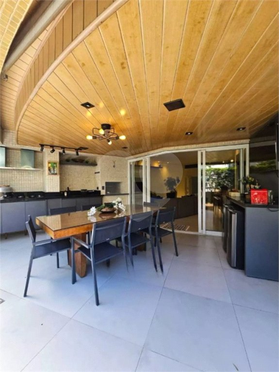 Apartamento à venda com 3 quartos, sendo 1 suíte, em Riviera de São Lourenço, Bertioga, SP