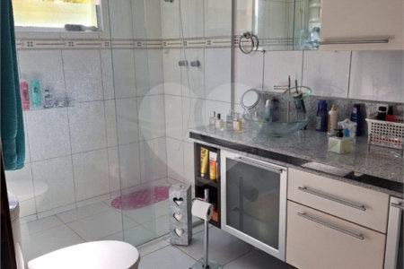 Casa à venda com 4 suítes no condomínio Bougainville, Peruíbe - SP