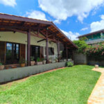 Casa à venda com 4 quartos, sendo 2 suítes, em Jardim Santa Bárbara, Atibaia, SP