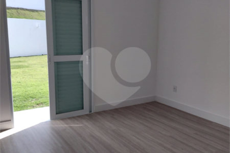 Casa à venda com 4 suítes no condomínio Estância Marambaia, Vinhedo - SP