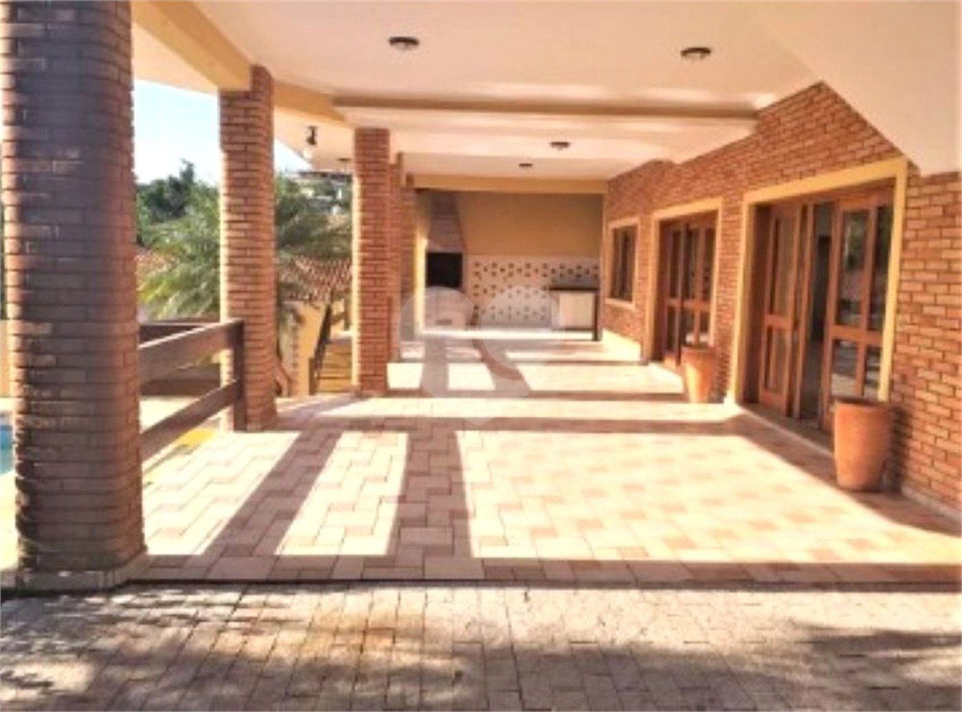 Casa à venda com 3 quartos, sendo 1 suíte, no condomínio Estância Marambaia, Vinhedo - SP