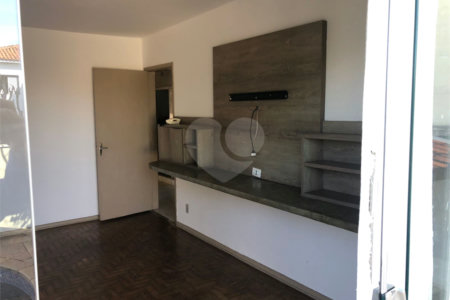 Casa à venda com 4 quartos, sendo 1 suíte,  em Vila Maria, Itapetininga, SP