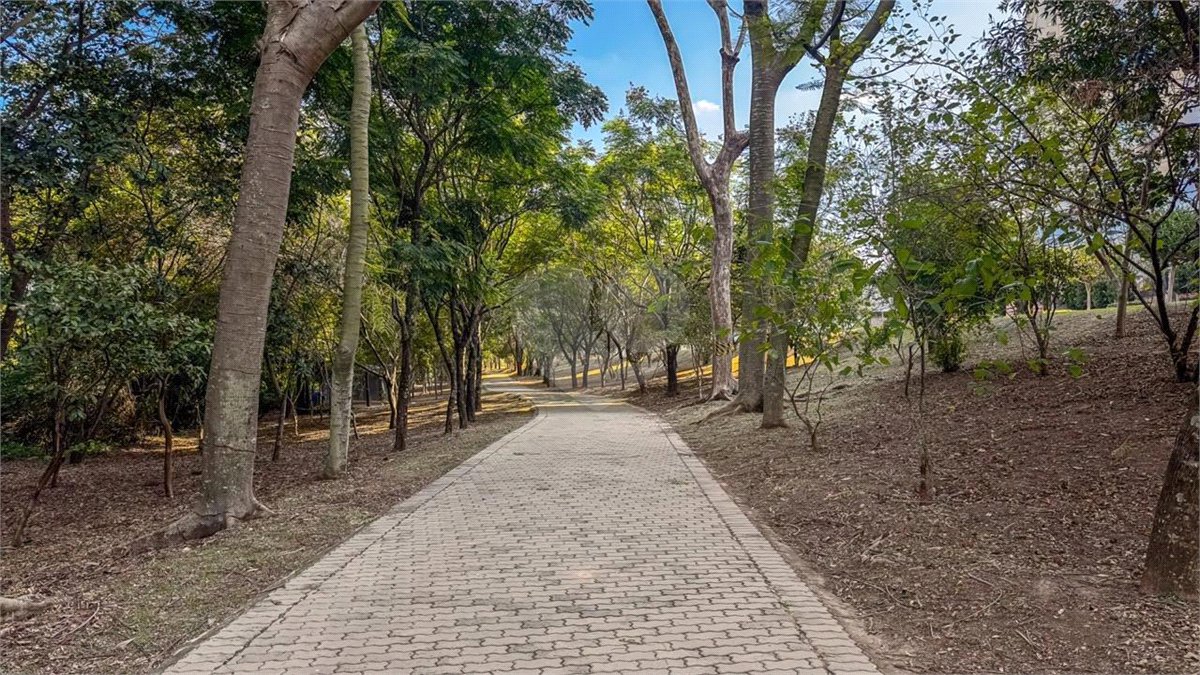 Casa à venda com 4 suítes no condomínio Tivoli, Sorocaba - SP