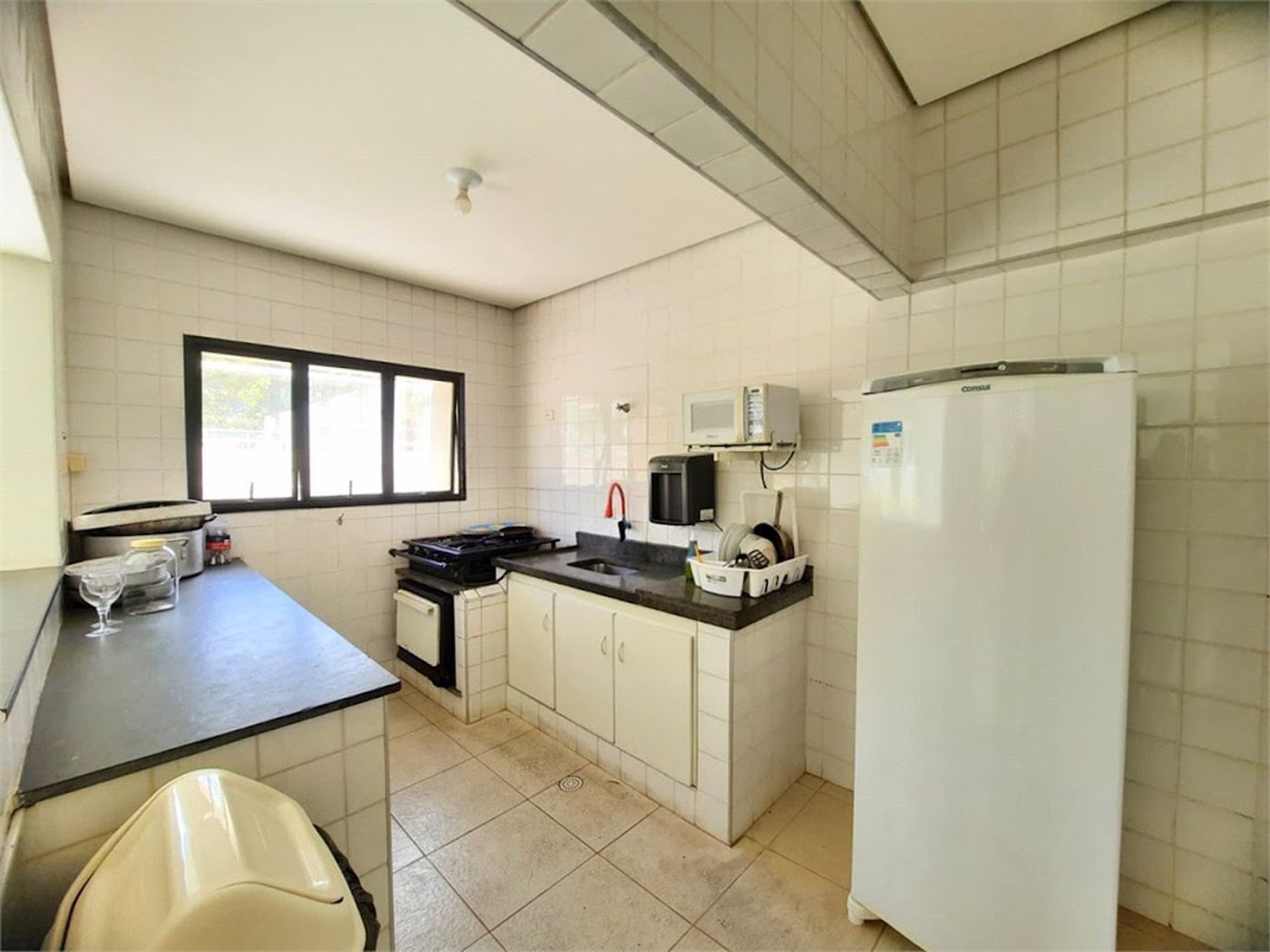 Apartamento com 2 dormitórios à venda, 65 m² por R$ 424.000,00 - Vila Júlia - Guarujá/SP