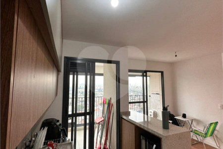 Apartamento à venda com 3 quartos, sendo 1 suíte, em Vila Anastácio, São Paulo, SP